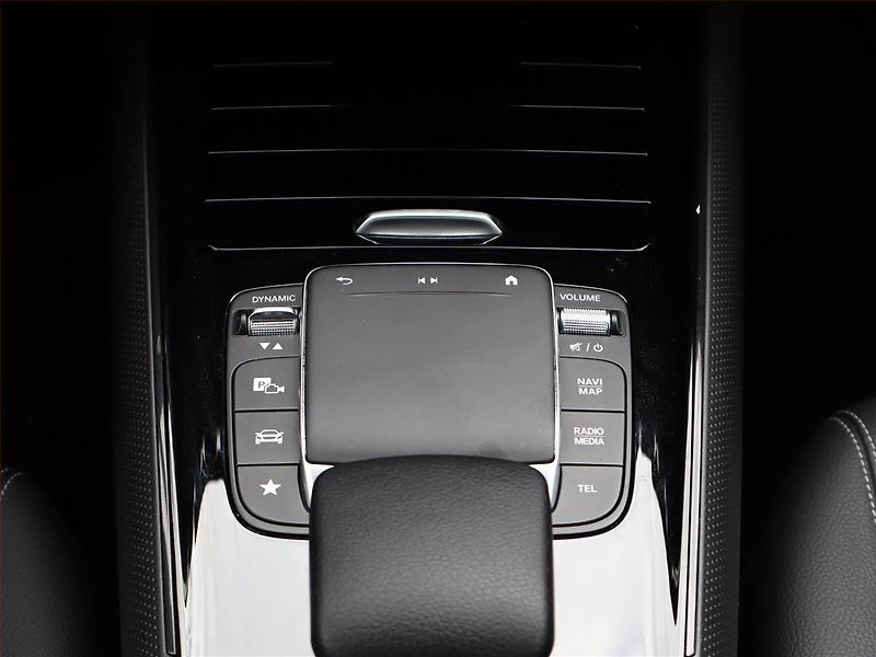 Mercedes-Benz GLB (2023) 200 d 4MATIC - fotka 23 z 24
