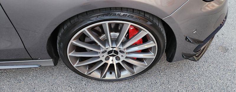 Mercedes-Benz Třídy A (2015) 45*AMG*4M*NIGHT*KŘIDLO*440PS - fotka 35 z 50