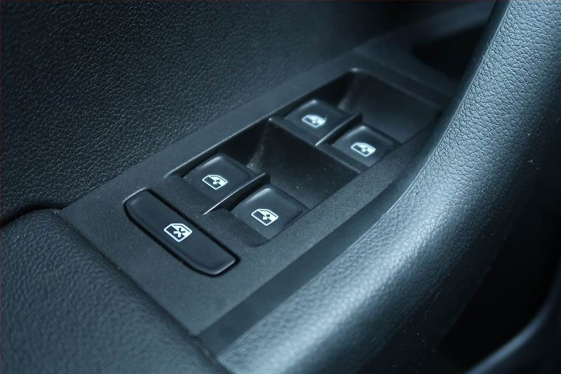 Škoda Octavia (2018) 1.6 TDI, Automat, Navi - fotka 23 z 24