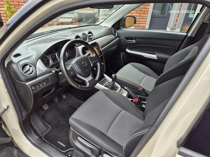 Suzuki Vitara (2017) 1.6VVT 88KW COMFORT NAVI - fotka 31 z 52