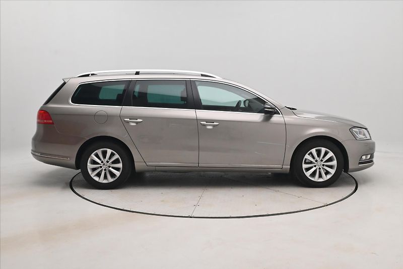 Volkswagen Passat 2,0 TDI 103kW Business Edition - fotka 4 z 31