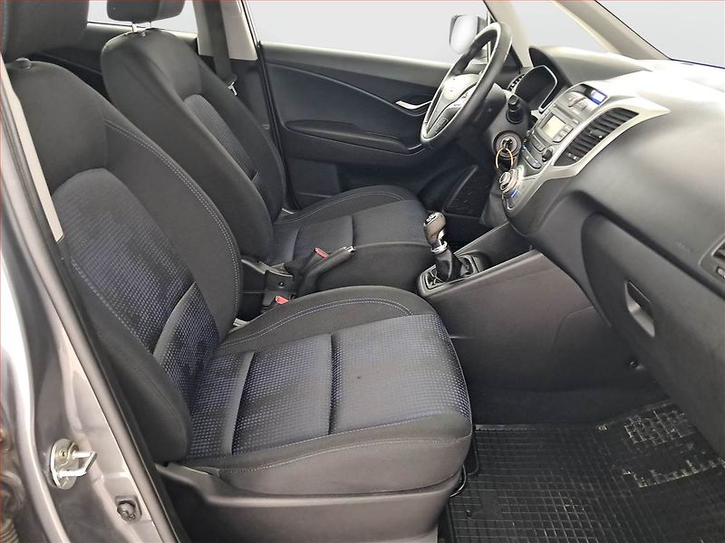 Hyundai ix20 (2013) 1.4 CVVT, ČR,1.maj - fotka 9 z 16