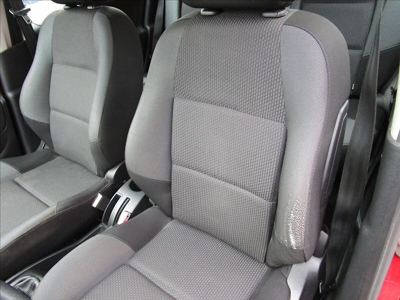 Peugeot 207 SW 1.4VTi Klima - fotka 12 z 36