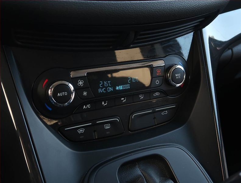 Ford Kuga (2013) Titanium 2.0 TDCi, 4X4 - fotka 18 z 22