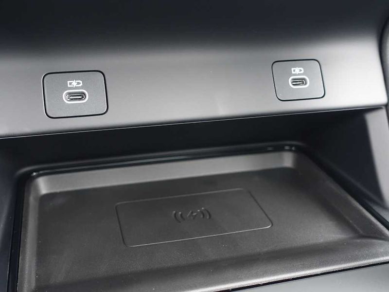 Land Rover Discovery Sport 1,5 R-Dynamic SE P300e - fotka 33 z 42