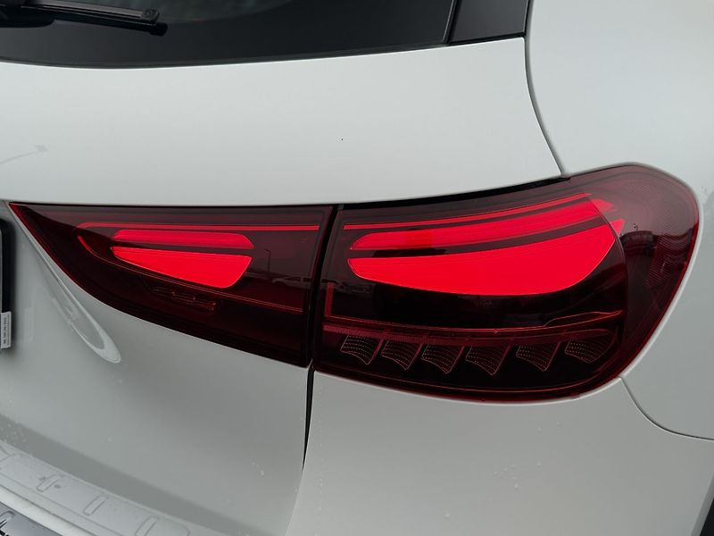 Mercedes-Benz GLA 180 d - fotka 13 z 30