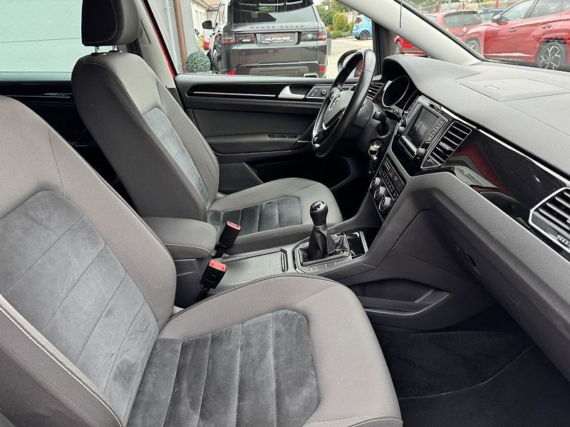 Volkswagen Golf Sportsvan (2016) 1.4TSi HighLine Xenony Navi - fotka 15 z 48