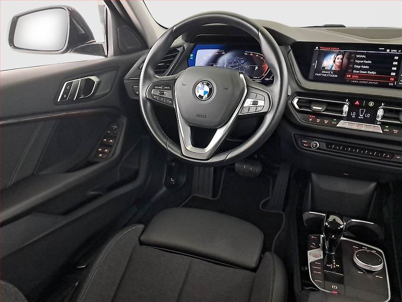 BMW Řada 1 (2023) 118i - fotka 7 z 20