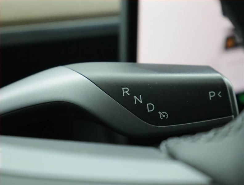 Tesla Model Y (2023) Long Range AWD 79kWh, SoH 92% - fotka 13 z 24