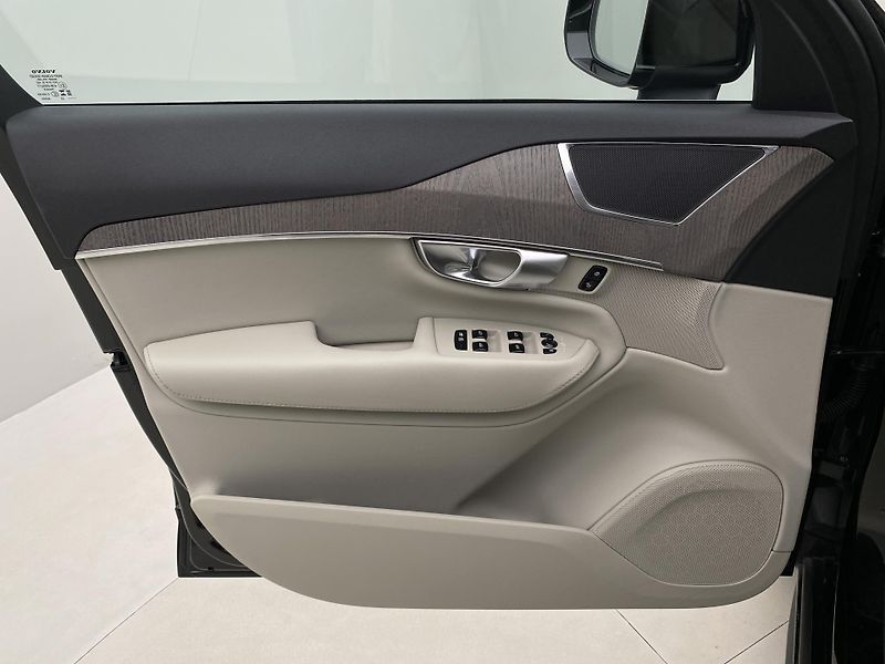 Volvo XC90 B5 AWD CORE AUT CZ 7M - fotka 4 z 63