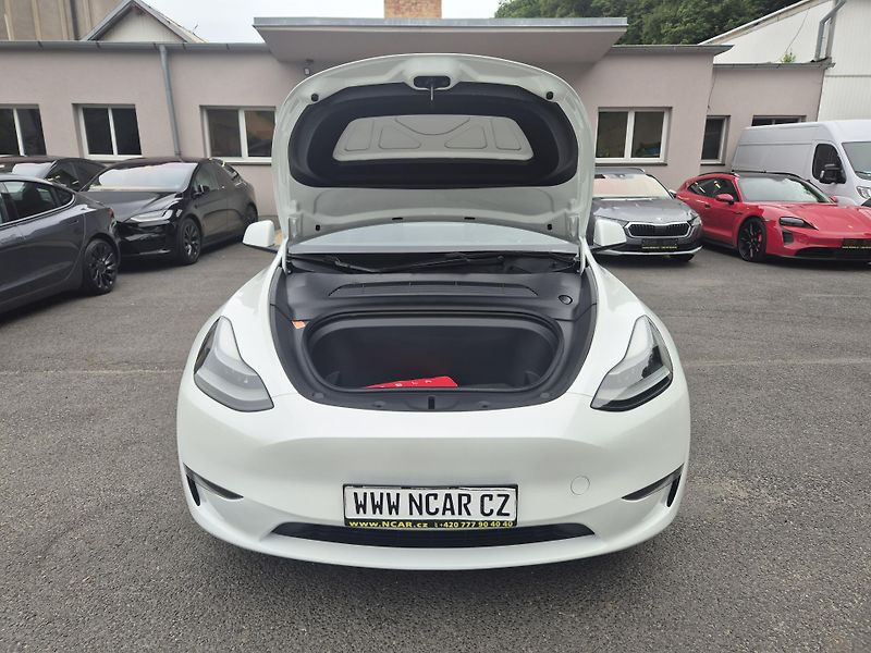 Tesla Model Y LONG RANGE DUAL MOTOR  92% - fotka 18 z 50