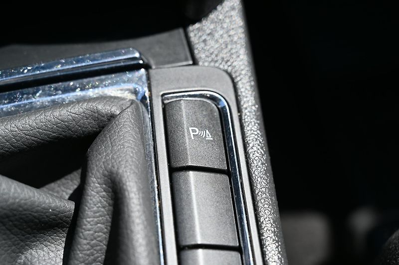 Škoda Superb 2.0TDI 103KW Ambition 9/2012 - fotka 17 z 38