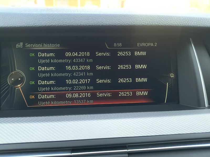 BMW Řada 5 (2014) 525d M xDRIVE/HEAD-UP/PANORAMA - fotka 49 z 61