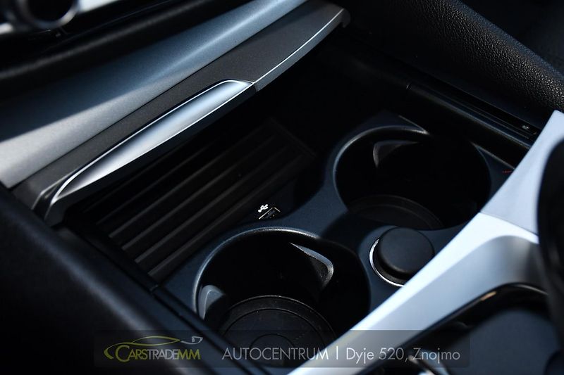 BMW Řada 5 518d ČR 1.M CARPLAY - fotka 37 z 54