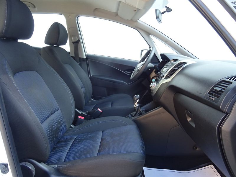 Hyundai ix20 (2011) 1.4i,66kW,1majČR,klima - fotka 12 z 23