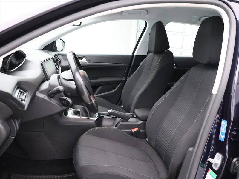 Peugeot 308 SW 1,6 HDI  Aut.klima - fotka 10 z 27