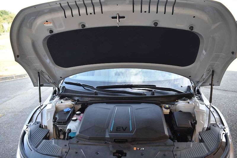 Škoda Enyaq iV a Hyundai Ioniq 5 při testu