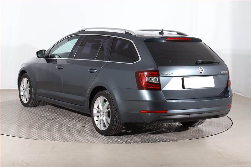 Škoda Octavia (2017) 1.6 TDI, Navi, Tempomat - fotka 4 z 25