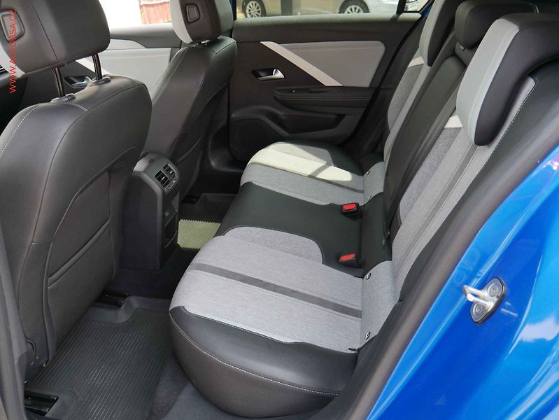 Opel Astra (2023) 1.2 T, ČR, AC, LED, navi - fotka 10 z 21