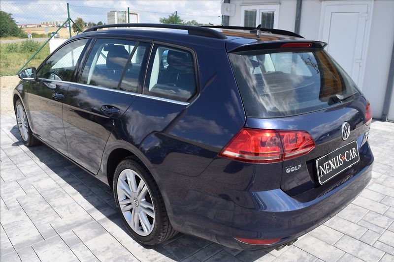 Volkswagen Golf 2,0 TDI 110KW KAMERA XENONY - fotka 7 z 48