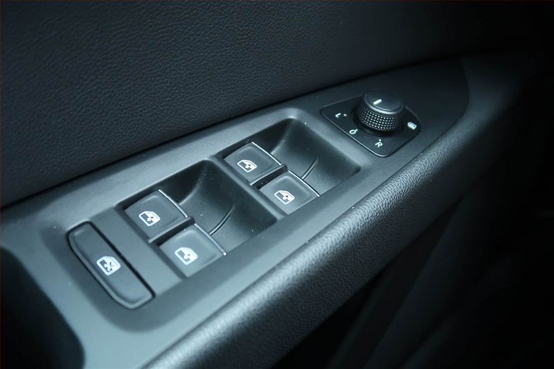 Seat Leon (2017) 1.4 TSI, Kůže, Tempomat - fotka 21 z 23