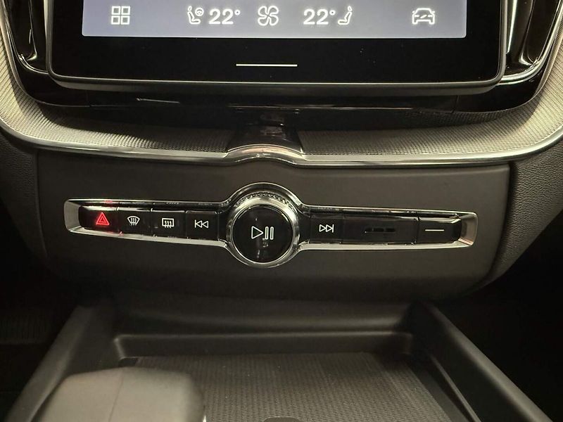 Volvo XC60 (2026) B5 2.0L 250+14 HPAT8 AWD CORE - fotka 15 z 26