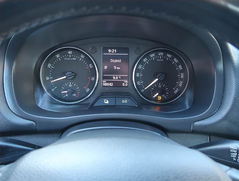 Škoda Fabia (2014) 1.2 TSI - fotka 11 z 15