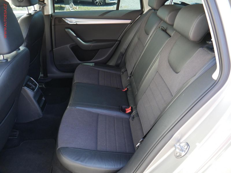 Škoda Octavia (2014) 1.6 TDi, DSG, AC, temp. - fotka 10 z 18