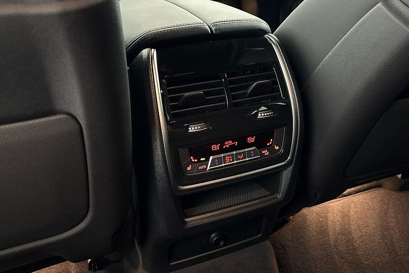 BMW X6 xDrive40d - fotka 26 z 28