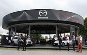 V Goodwood chce být vidět úplně každá značka. Je to otázka prestiže.