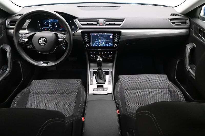 Škoda Superb 2,0 TDI 110 kW DSG Style Záruk - fotka 15 z 31