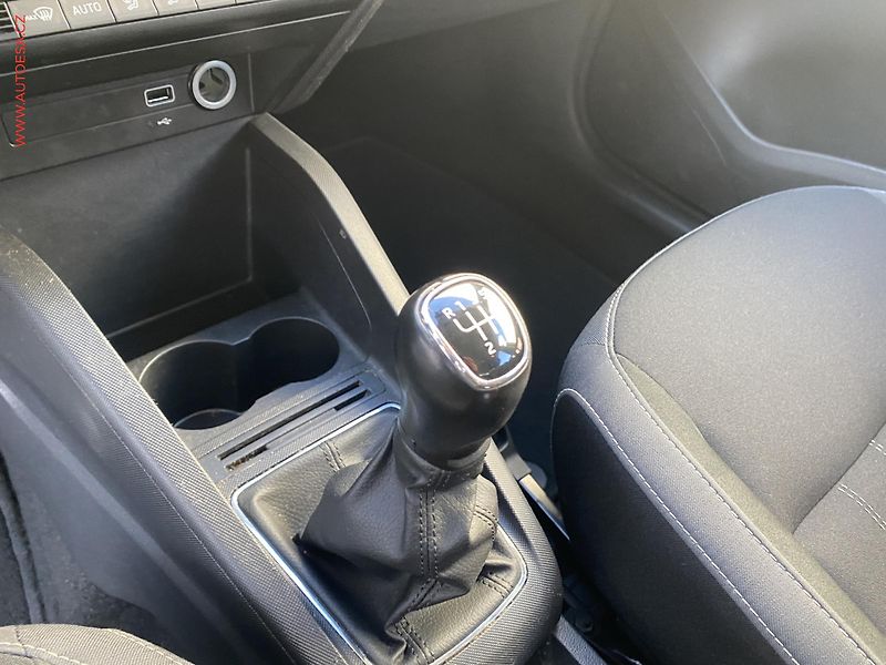 Škoda Fabia (2021) 1.0 TSi, ČR, Style, +kola - fotka 16 z 18