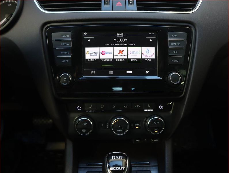 Škoda Octavia (2015) Scout 2.0 TDI, 4X4, Automat - fotka 12 z 20