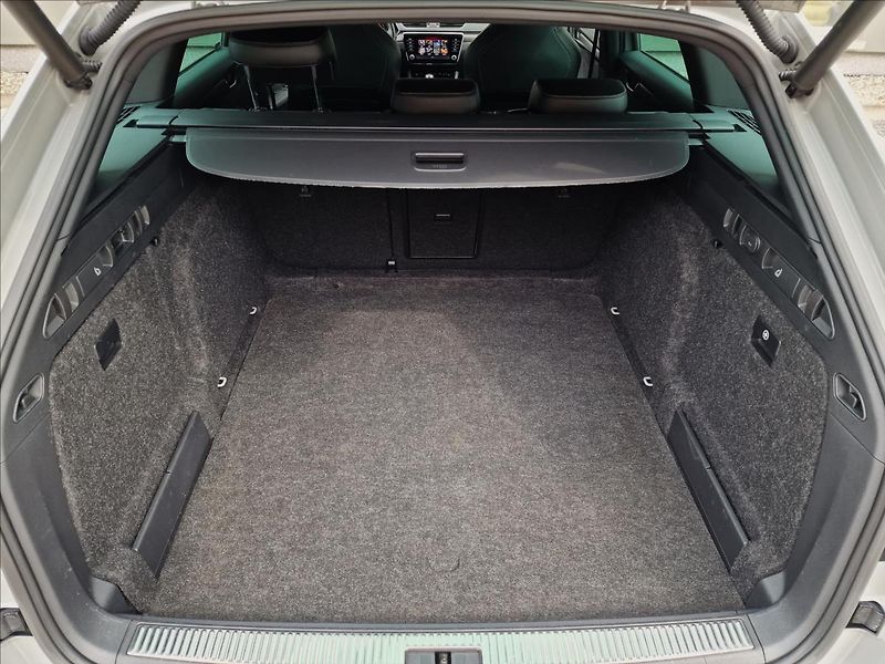 Škoda Superb 2.0TDI 140kW DSG SportLine ,ČR - fotka 16 z 50