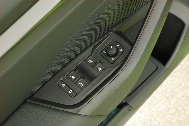Škoda Octavia (2025) RS 2.0 TSI, ACC, Matrix - fotka 17 z 18