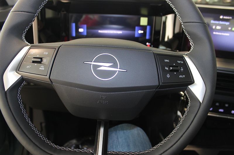 Opel Frontera (2026) Edition Hybrid 1.2 TURBO 81kW - fotka 8 z 18