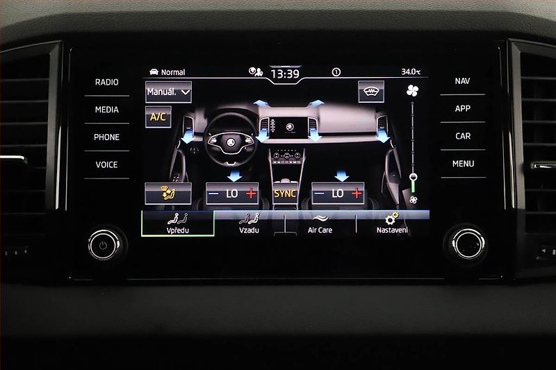 Škoda Karoq (2022) Sportline 1.5 TSI - fotka 13 z 21