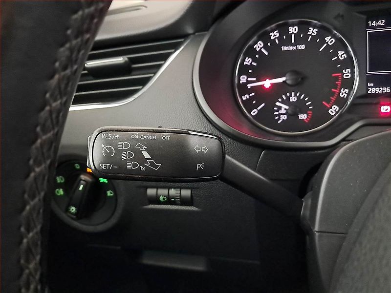 Škoda Octavia (2014) Elegance 2.0 TDI, Tempomat - fotka 15 z 15
