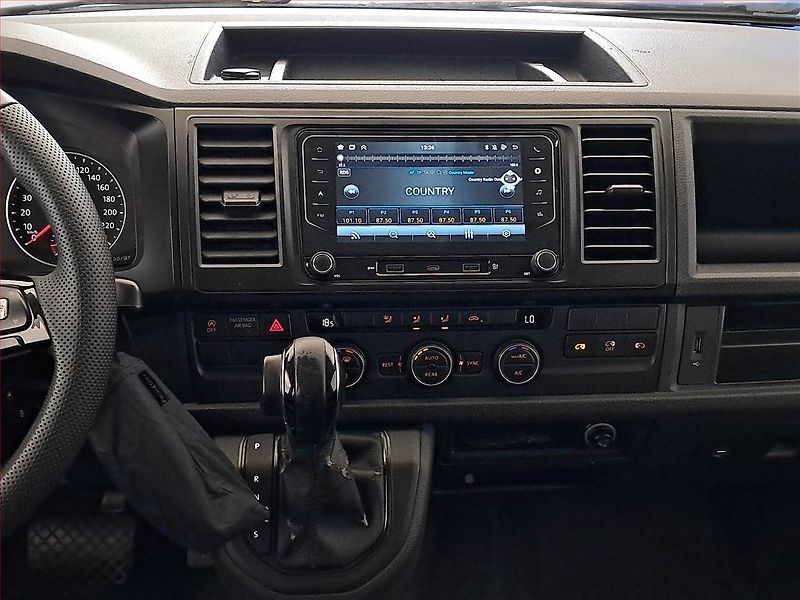 Volkswagen Caravelle (2015) Comfortline 2.0 TDI - fotka 11 z 17