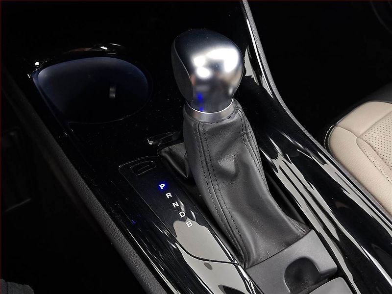 Toyota C-HR (2020) 1.8 Hybrid - fotka 17 z 20
