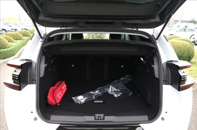 Citroën C5 Aircross (2026) 1,2 Hybrid 145k Automatic PLUS - fotka 10 z 25