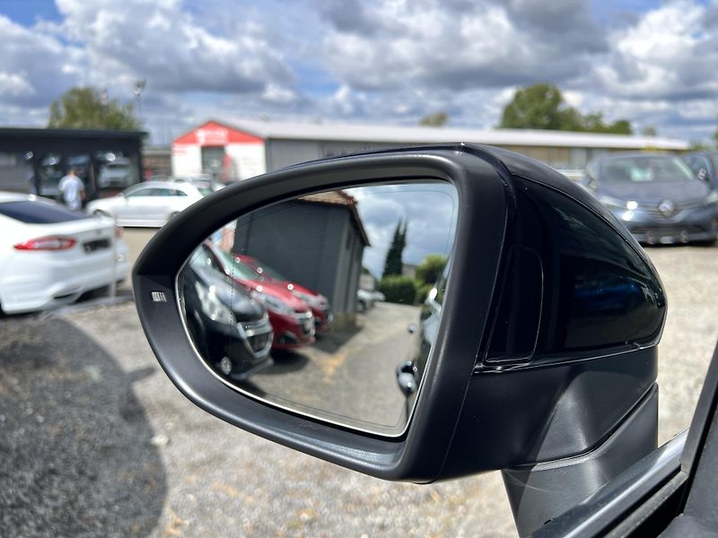 Volkswagen Touran Highline 2.0TDi DSG ČR odp.DPH - fotka 47 z 51