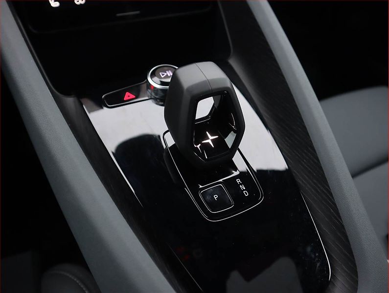 Polestar 2 (2022) Long Range 1 Motor, SoH 96% - fotka 13 z 22