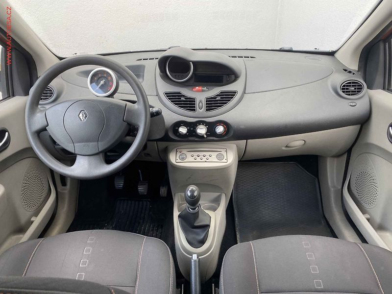 Renault Twingo (2008) 1.2i, 1.maj,ČR, STK 7/28 - fotka 8 z 11
