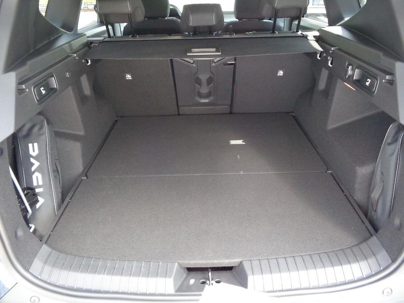 Dacia Bigster Journey hybrid 155   - fotka 19 z 23