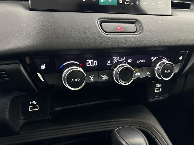 Honda HR-V Elegance e-CVT - fotka 19 z 26