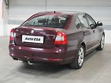 Škoda Octavia (2009) 2.0 TDi, ČR, xenon, autoAC - náhled 6