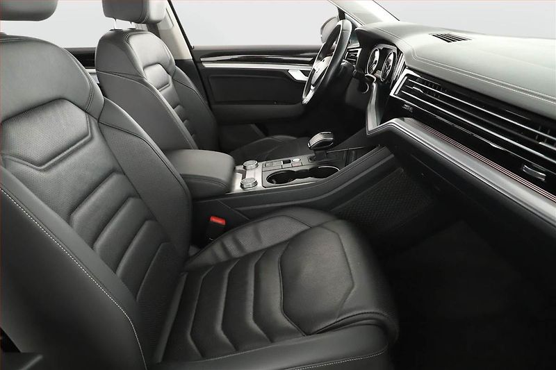 Volkswagen Touareg (2019) 3.0 TDI, NAVI,VZDUCH,CZ - fotka 7 z 30