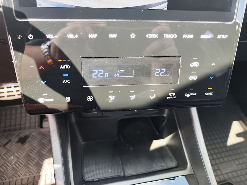 Hyundai Tucson 1.6 CRDi/100kW N-Line DCT MHEV - fotka 23 z 36