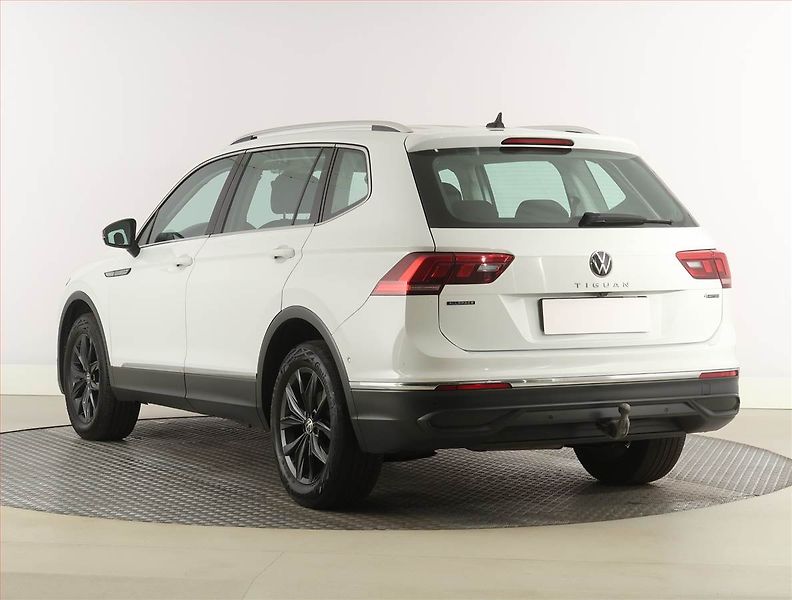 Volkswagen Tiguan Allspace (2024) Life 2.0 TDI, digi klima - fotka 4 z 28